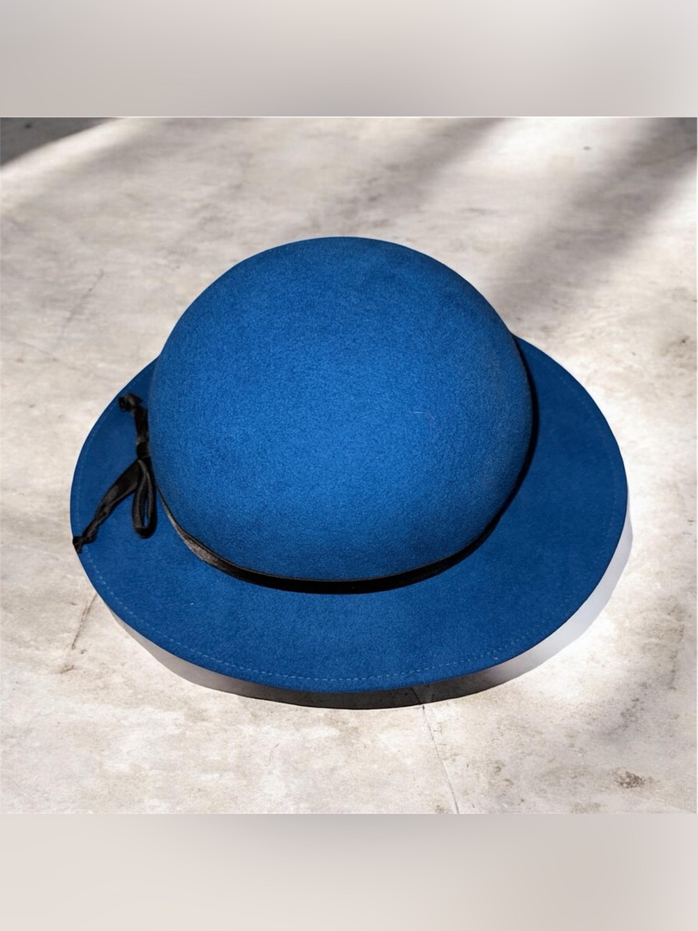 Vintage Liz Claiborne Royal Blue Hat